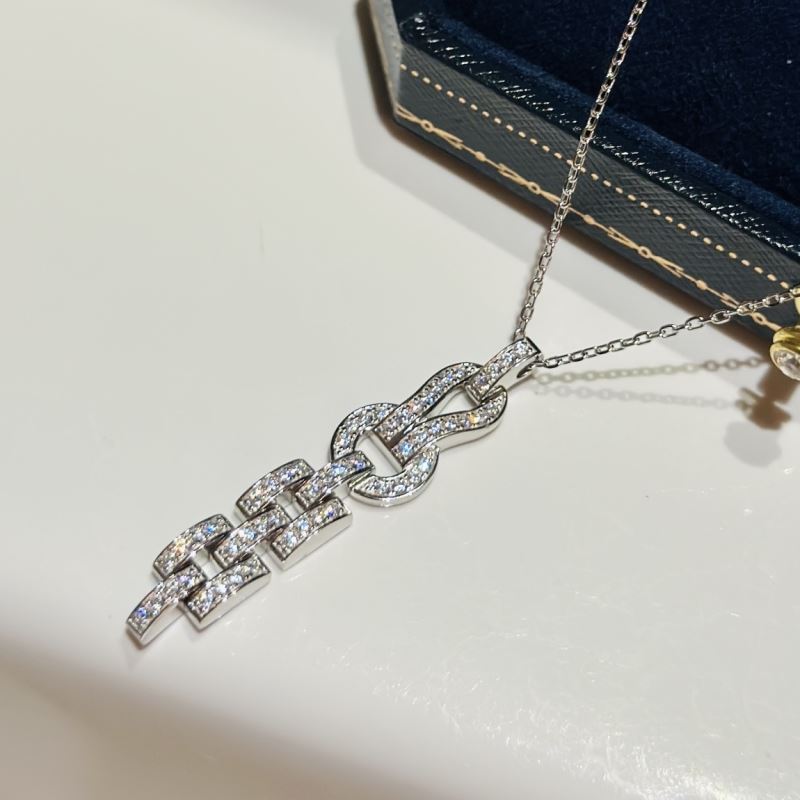 Ca*t1er necklaces